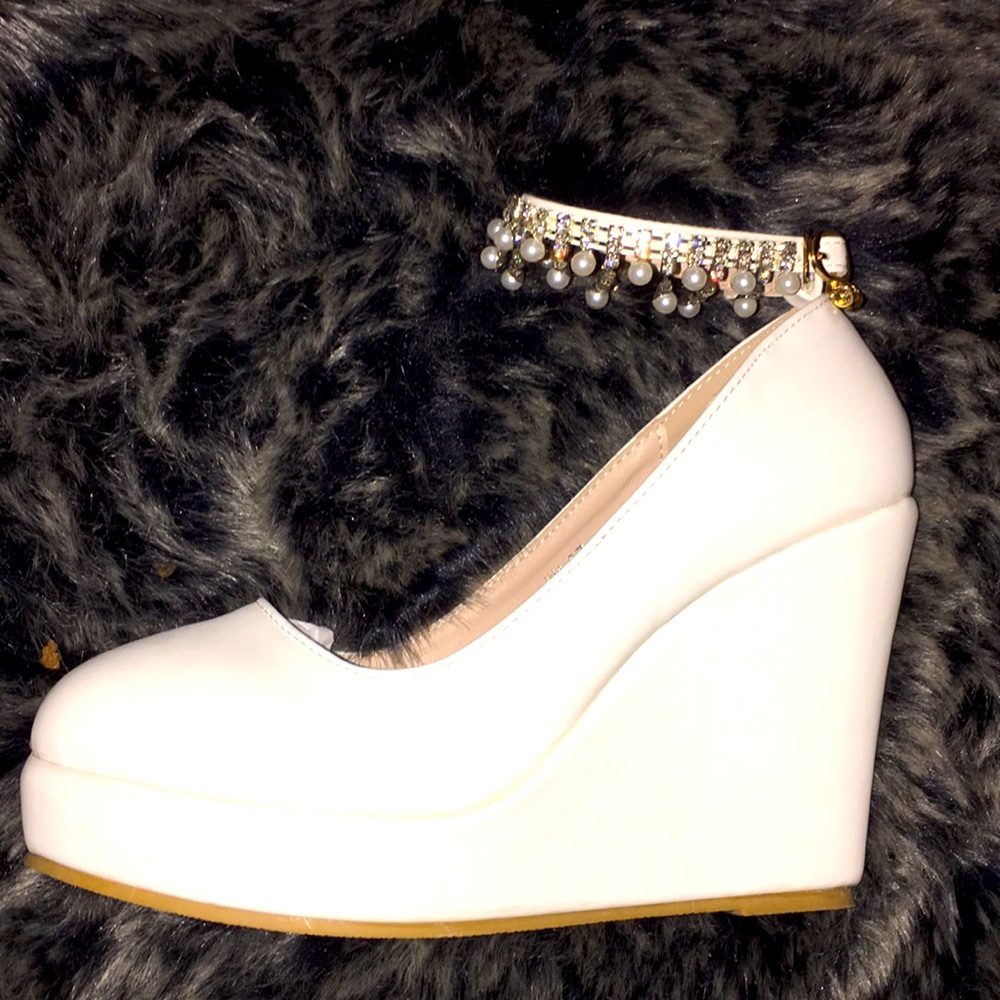 White Crystal Wedges
